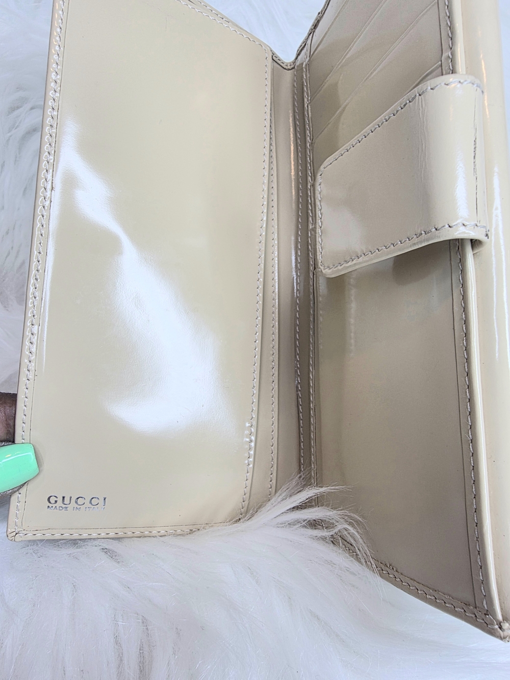 Gucci GG Wallet Interlocking Glossy/Patent Leather Slim Continental - Cream - Picture 5 of 15